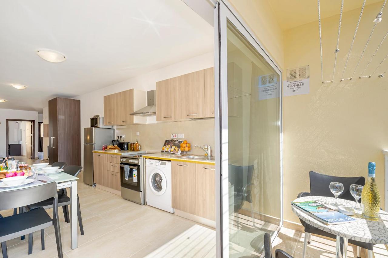 Summer Breeze Comfort Sunny Apartments Close To The Sandy Beaches - By Getawaysmalta Mellieha Exterior foto