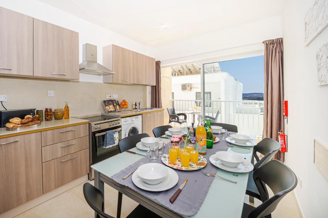 Summer Breeze Comfort Sunny Apartments Close To The Sandy Beaches - By Getawaysmalta Mellieha Exterior foto