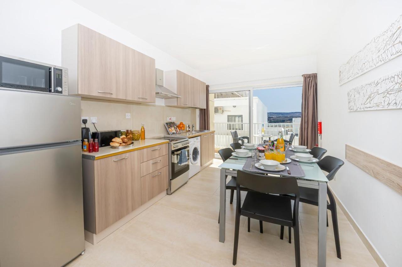 Summer Breeze Comfort Sunny Apartments Close To The Sandy Beaches - By Getawaysmalta Mellieha Exterior foto