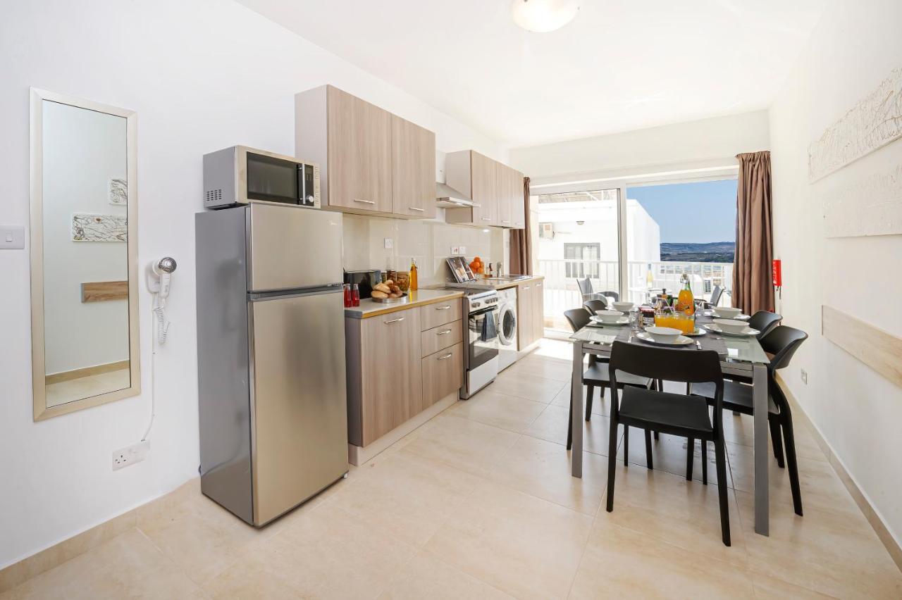 Summer Breeze Comfort Sunny Apartments Close To The Sandy Beaches - By Getawaysmalta Mellieha Exterior foto
