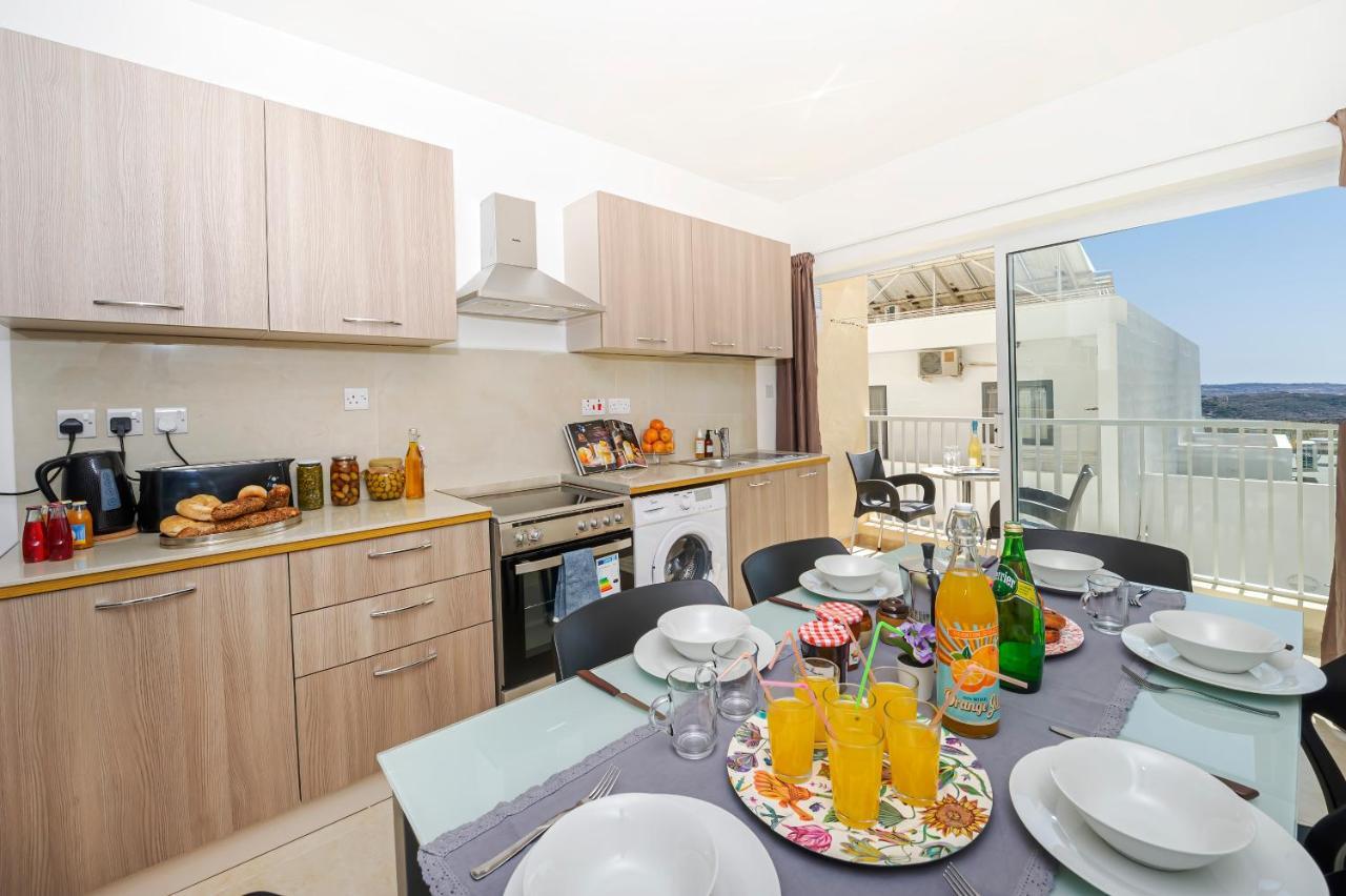 Summer Breeze Comfort Sunny Apartments Close To The Sandy Beaches - By Getawaysmalta Mellieha Exterior foto