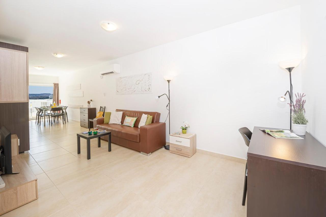 Summer Breeze Comfort Sunny Apartments Close To The Sandy Beaches - By Getawaysmalta Mellieha Exterior foto