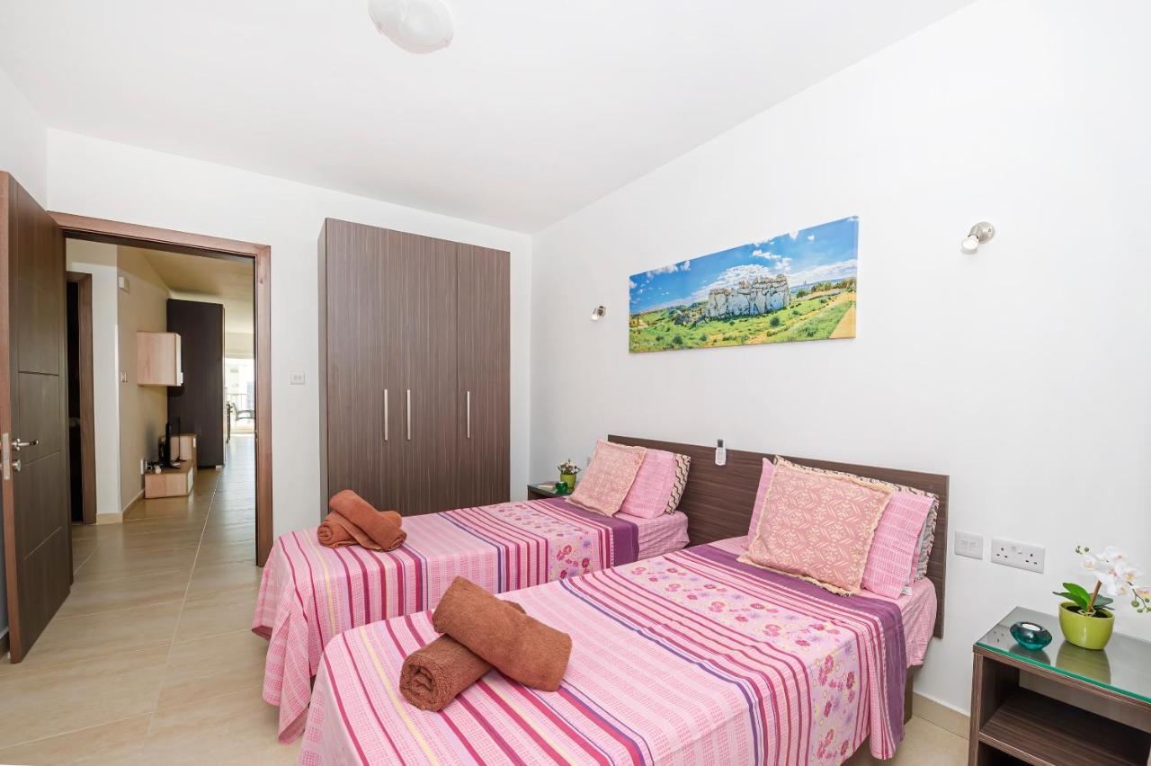 Summer Breeze Comfort Sunny Apartments Close To The Sandy Beaches - By Getawaysmalta Mellieha Exterior foto